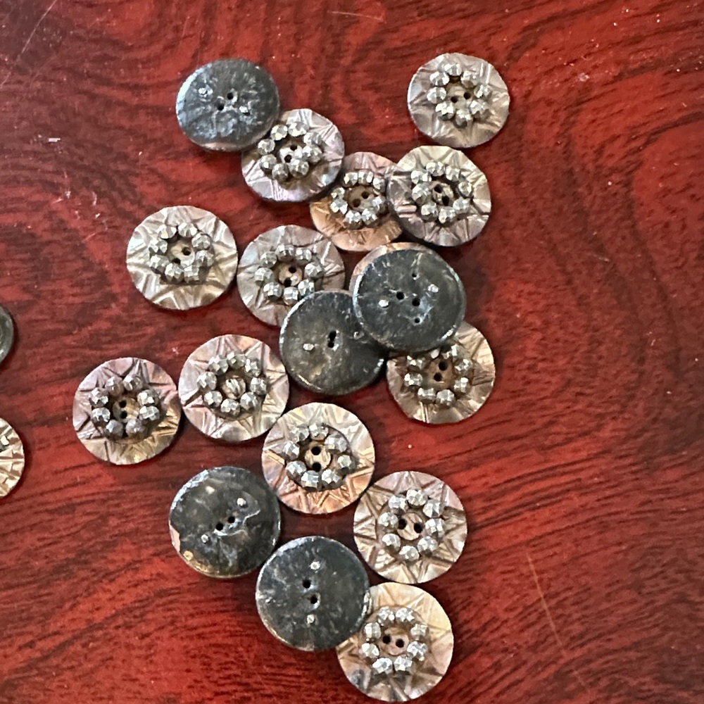 Assorted Antique Button Collection. Bundle for @wsg1 - Picture 5 of 5